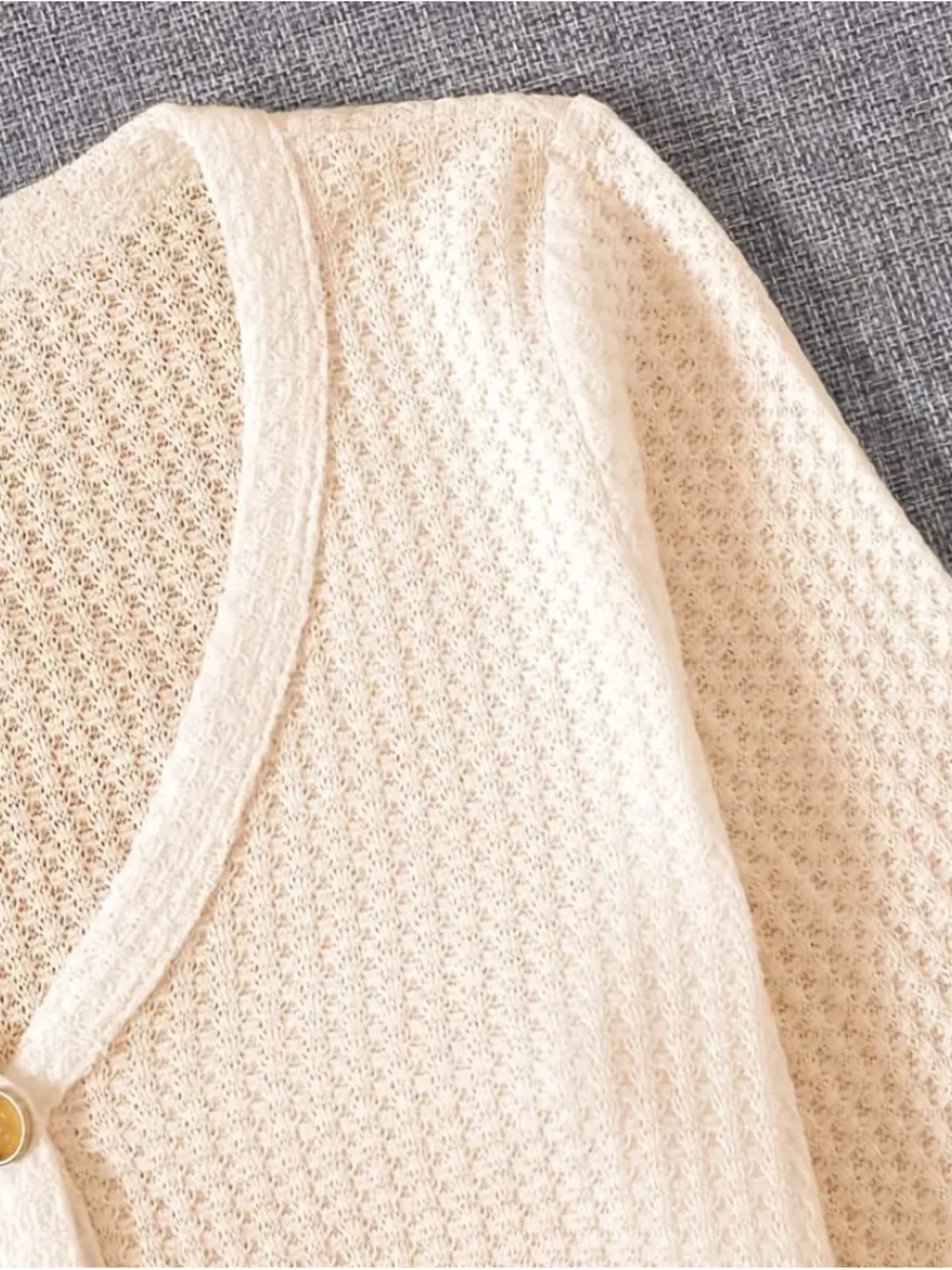 Cream V-Neck Cropped Knit Cardigan Sweater - Brand: - Picture 4 of 7